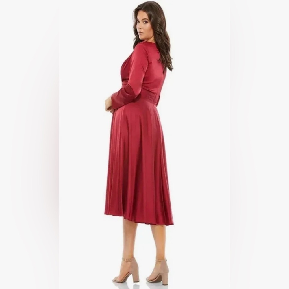 NWT | Mac Duggal Burgandy Elegant Red A-line Bell Sleeve V-neck Dress Size 18W - Picture 2 of 14